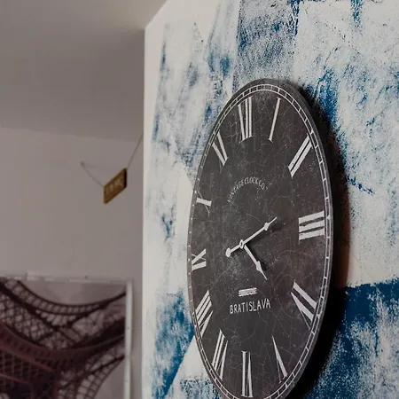 'art In Motion' In New Town + Freegarageparking Апартаменты